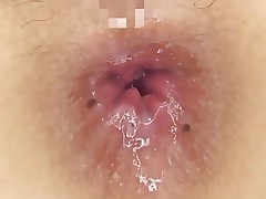 Japanese dame enjoys anal