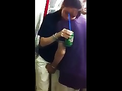 Metiendo mano por delante en el..